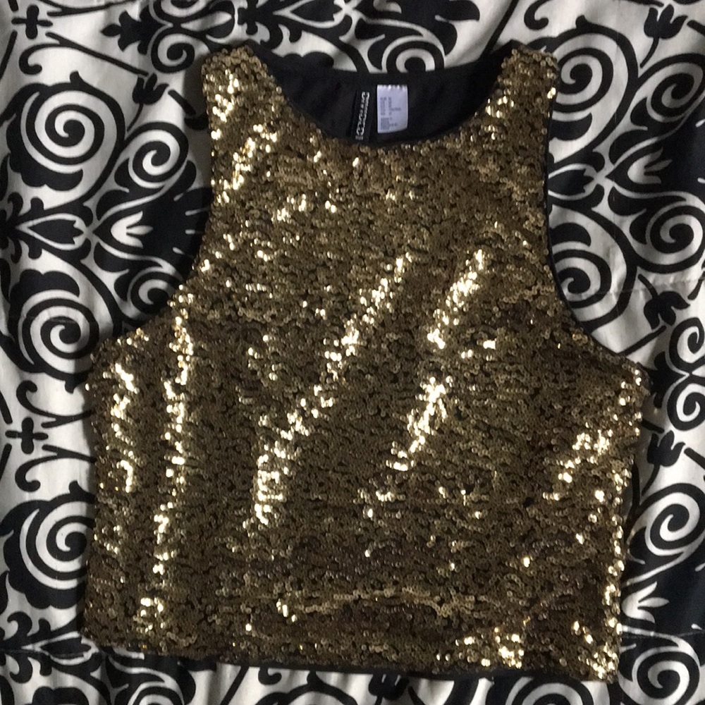 H&M Divided Crop Top